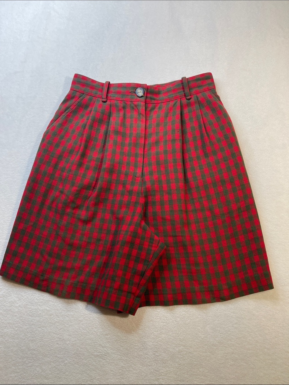 F.L. MALIK Red and Green Plaid High-Waist Shorts WOMENS Size 8